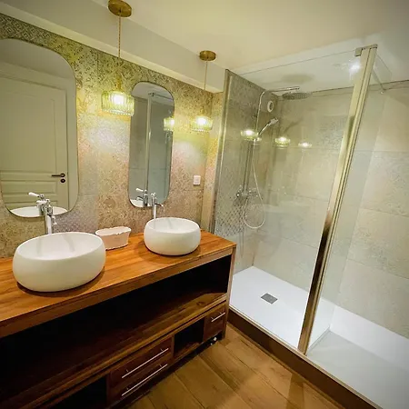 La Maison D'edouard بيت للعطل *